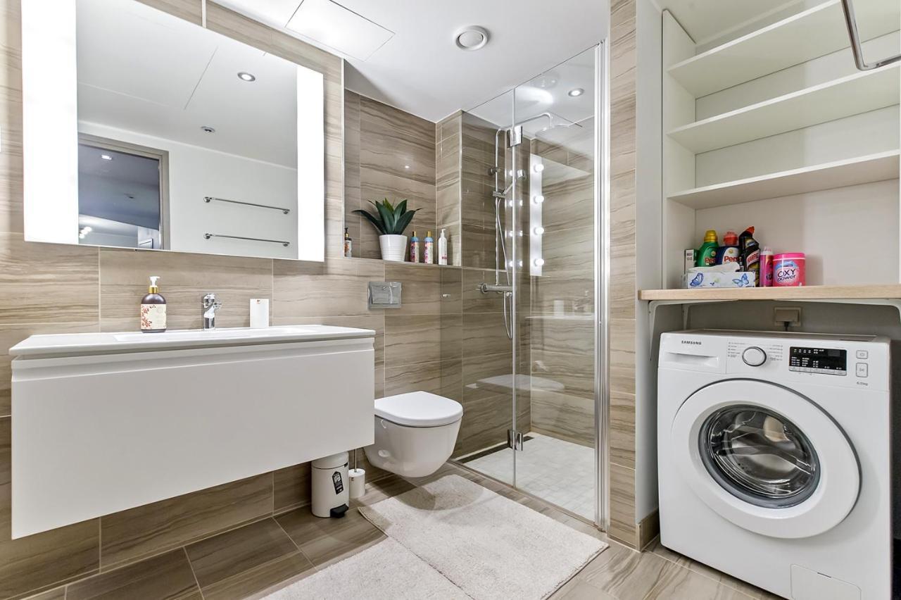 Luxuriously Furnished, Spacious Rotermanni Jewel Ταλίν Εξωτερικό φωτογραφία