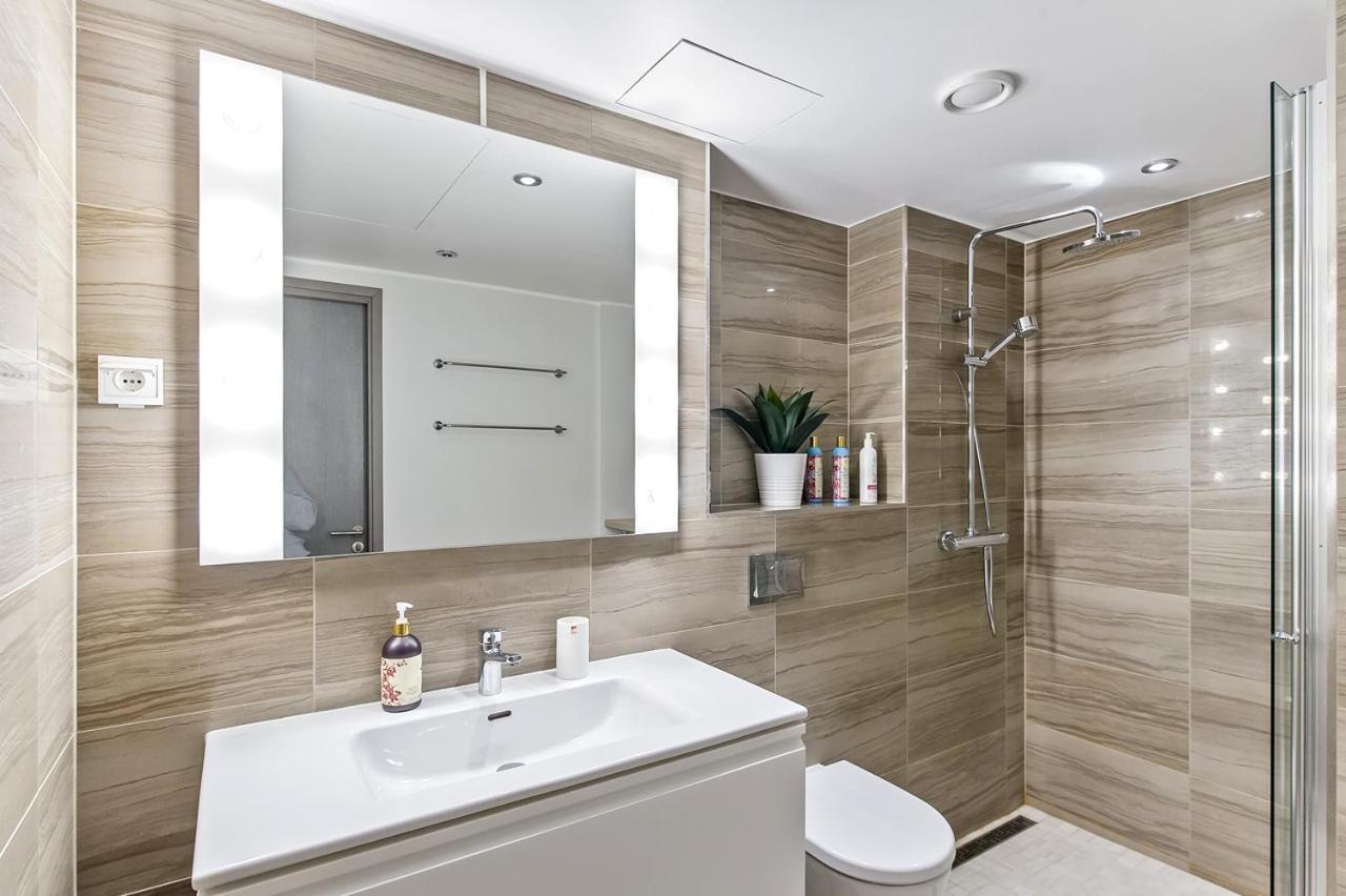 Luxuriously Furnished, Spacious Rotermanni Jewel Ταλίν Εξωτερικό φωτογραφία